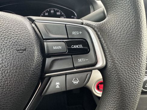 Used 2018 Honda Accord EX image 26