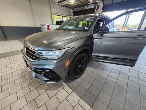 Used 2022 Volkswagen Tiguan SE R-Line FWD image 3