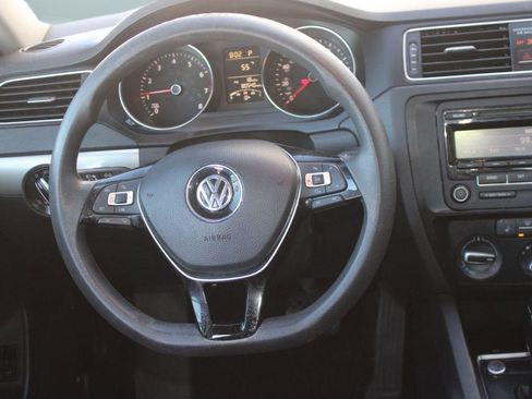 Used 2015 Volkswagen Jetta SE image 14