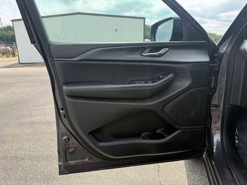 Used 2024 Jeep Grand Cherokee Altitude image 14