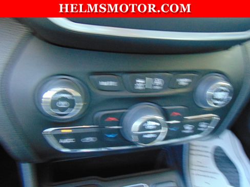 Certified 2022 Jeep Cherokee Latitude Lux image 20