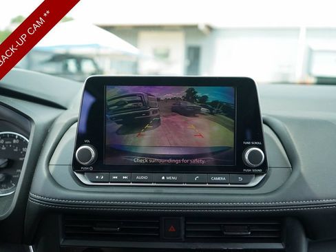 Used 2026 Nissan Rogue S FWD image 11