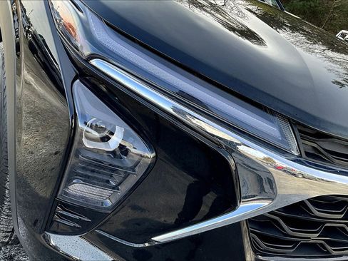 Used 2025 Chevrolet Trax LT w/ Driver Confidence Package image 23