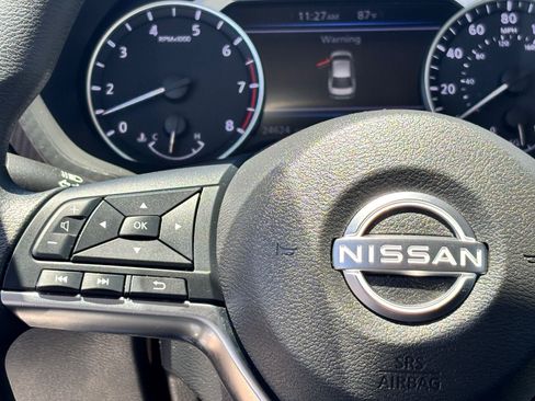 Used 2025 Nissan Sentra SV FWD image 19