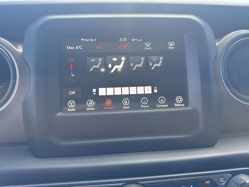 Used 2022 Jeep Wrangler Sport AWD/4WD image 17