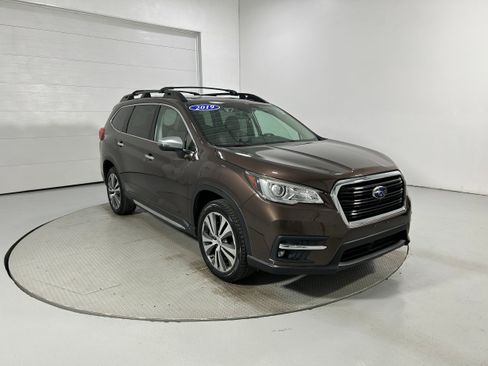 Used 2019 Subaru Ascent Touring AWD/4WD image 3