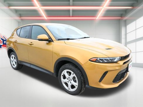 Used 2023 Dodge Hornet GT w/ Cold Weather Group AWD/4WD image 4