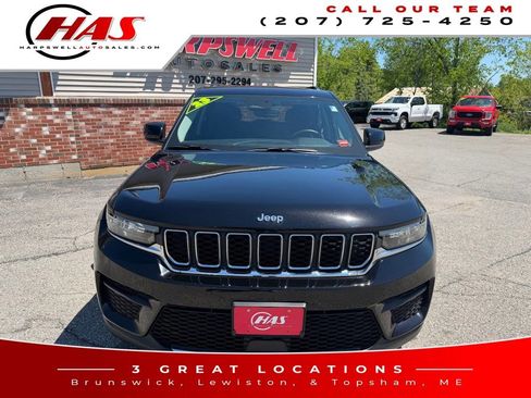 Used 2023 Jeep Grand Cherokee Laredo AWD/4WD image 9