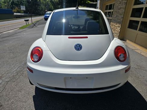 Used 2008 Volkswagen Beetle Triple White Edition FWD image 20