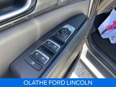 Used 2025 Kia Carnival SX Prestige image 21