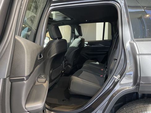 Certified 2025 Jeep Grand Cherokee Laredo X w/ Luxury Tech Group I RWD image 30