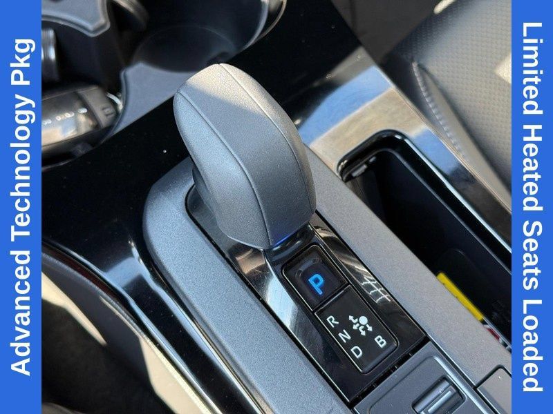 Used 2025 Toyota Prius Limited w/ Limited Premium Package FWD image 27