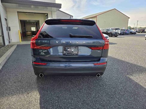 Used 2018 Volvo XC60 T6 Momentum w/ Convenience Package image 4