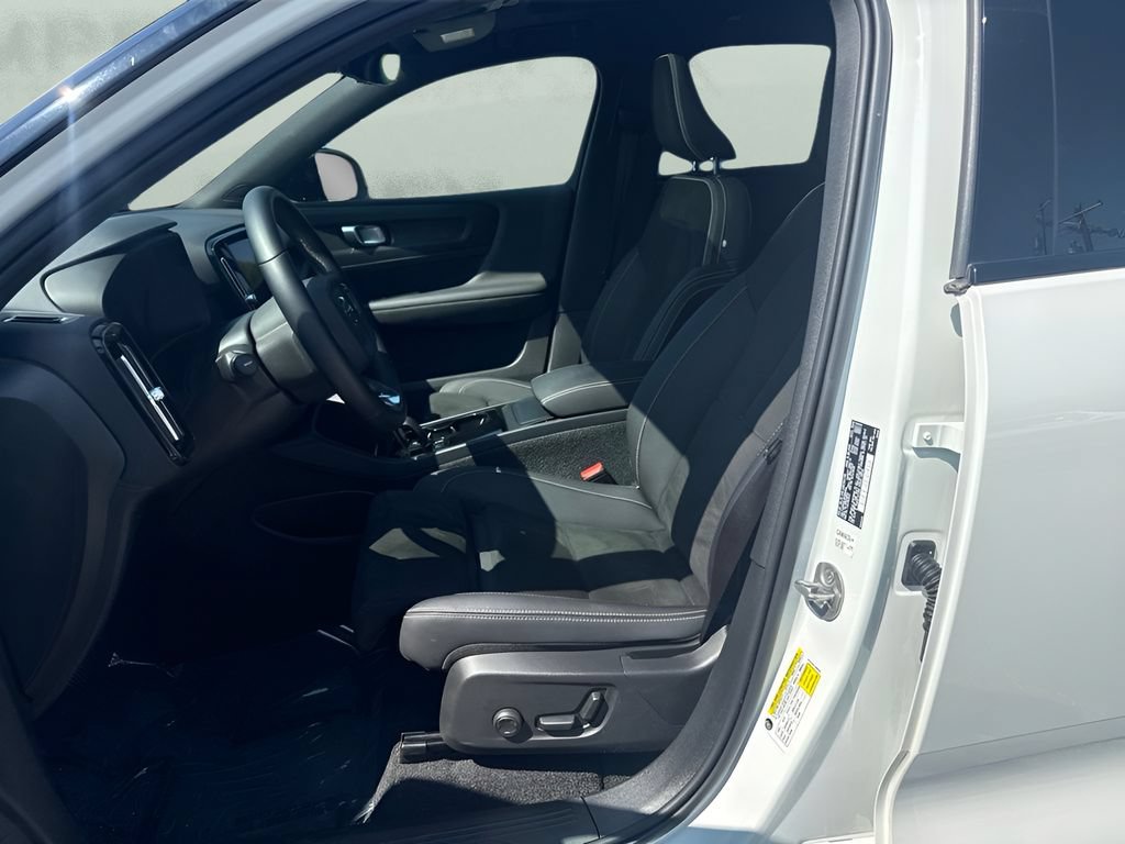 Used 2023 Volvo XC40 Recharge Plus AWD/4WD image 9