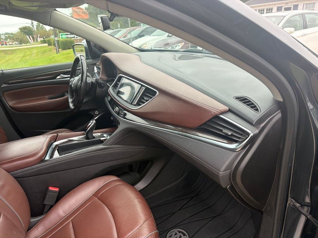 Used 2018 Buick Enclave Avenir w/ Avenir Technology Package FWD image 16