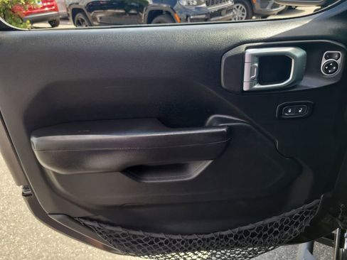 Used 2019 Jeep Wrangler Unlimited Sport S image 12