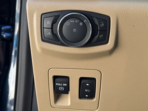 Used 2020 Ford F150 Lariat image 31