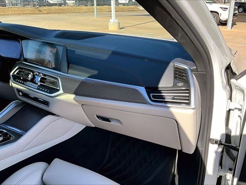 Used 2022 BMW X6 xDrive40i w/ Executive Package image 17