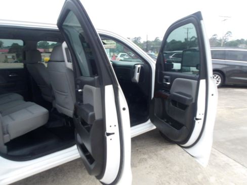 Used 2018 Chevrolet Silverado 1500 W/T w/ Trailering Package AWD/4WD image 6