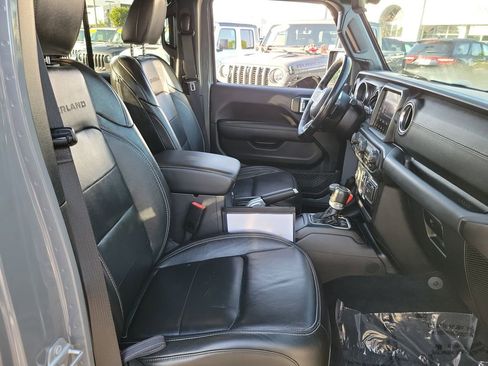 Certified 2022 Jeep Gladiator Overland w/ Popular Equipment Package image 17