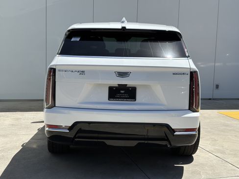 Certified 2025 Cadillac Escalade IQ Luxury 2 w/ LPO, Premium Carpet Package AWD/4WD image 8