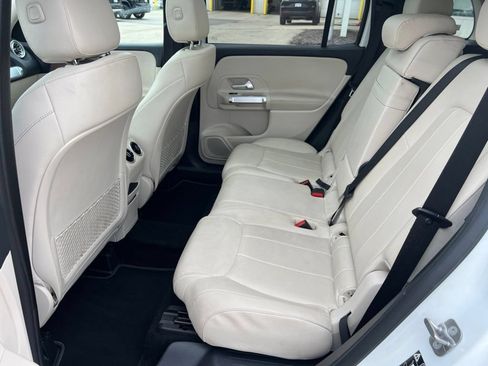 Used 2023 Mercedes-Benz GLB 250 4MATIC w/ Premium Package image 38