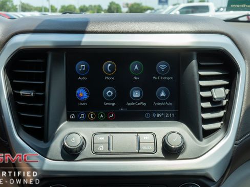 Used 2020 GMC Acadia SLT w/ Premium Package FWD image 17