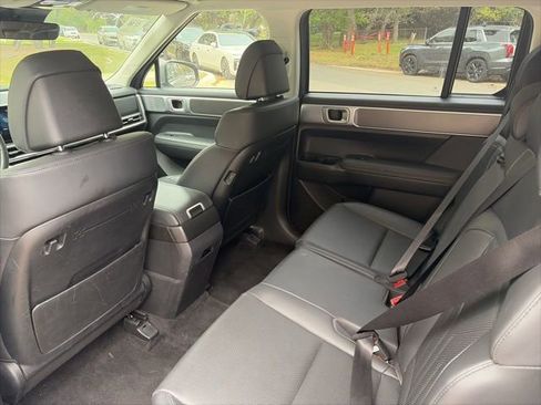 Used 2025 Hyundai Santa Fe SEL AWD/4WD image 8