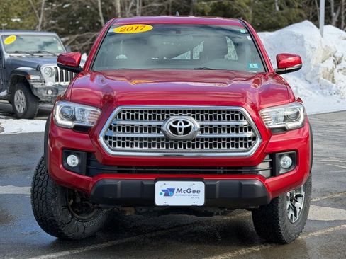 Used 2017 Toyota Tacoma TRD Off-Road w/ Tow Package image 2