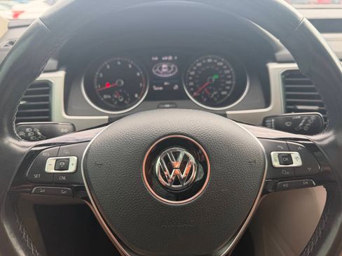 Used 2018 Volkswagen Atlas SEL w/ R-Line Package AWD/4WD image 23