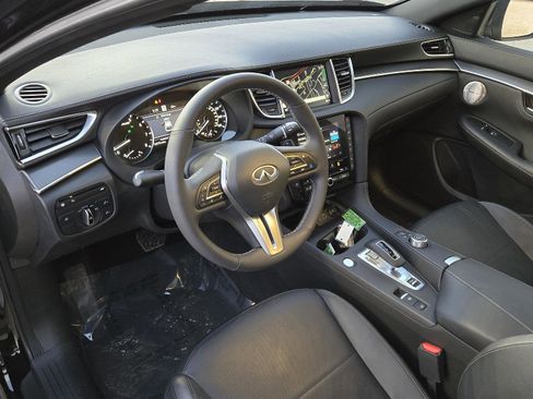 Certified 2025 INFINITI QX55 Essential image 5