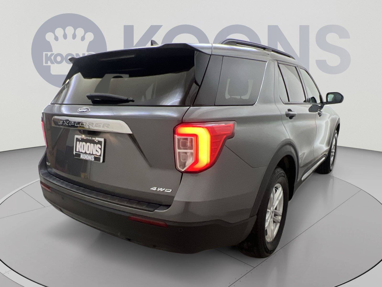 Used 2023 Ford Explorer XLT AWD/4WD image 8