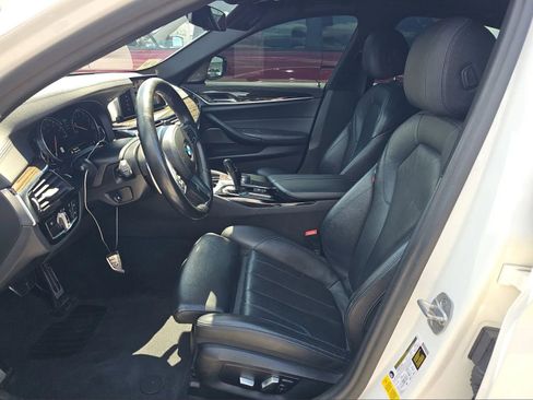 Used 2018 BMW 540i RWD image 3