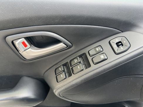 Used 2013 Hyundai Tucson Limited image 21