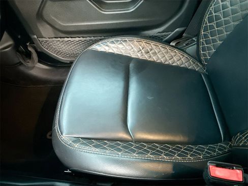 Used 2021 Jeep Gladiator Overland image 22