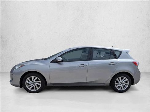 Used 2013 MAZDA MAZDA3 i Grand Touring w/ Tech Pkg FWD image 9