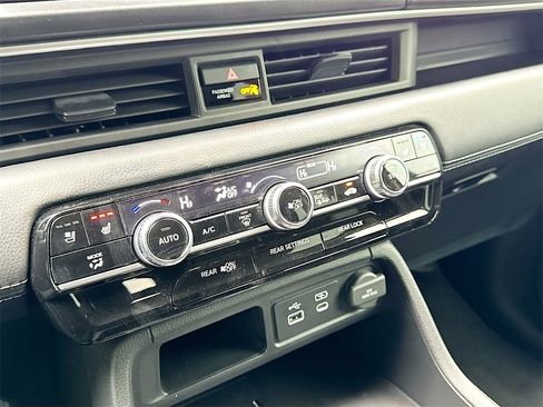 Used 2024 Honda Pilot Elite image 16