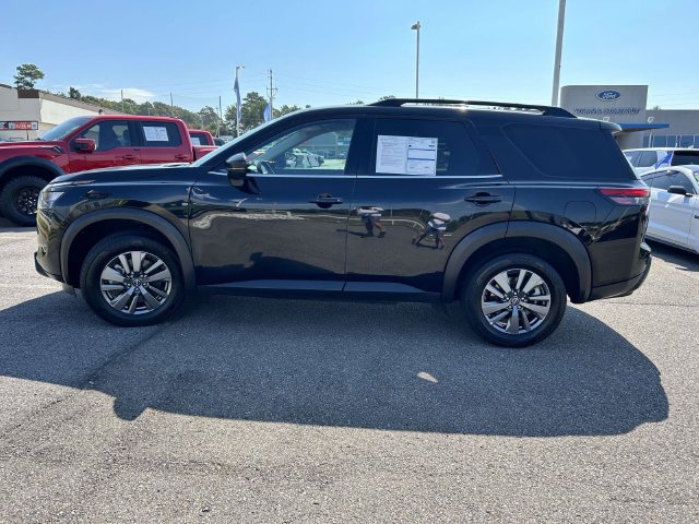 Used 2025 Nissan Pathfinder SV AWD/4WD image 31