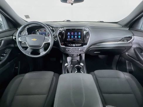 Used 2022 Chevrolet Traverse LT FWD image 25
