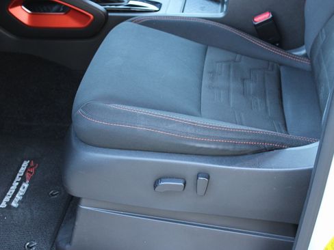 Used 2022 Nissan Frontier PRO-4X image 14