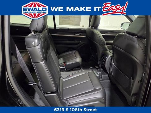 New 2025 Jeep Grand Cherokee L Limited w/ Luxury Tech Group II image 11