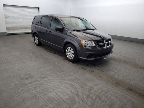 Used 2018 Dodge Grand Caravan SE FWD image 13