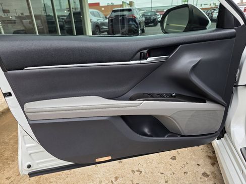 Used 2021 Toyota Camry XSE w/ Navigation Package image 11