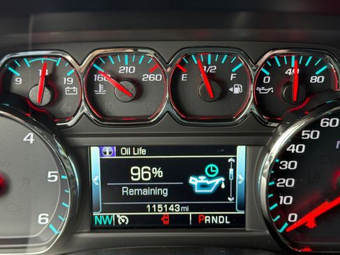 Used 2018 Chevrolet Silverado 1500 LT w/ All Star Edition image 34