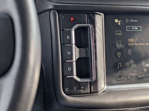 Used 2024 GMC Yukon Denali w/ Denali Reserve Package image 24