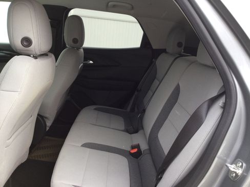 Used 2025 Chevrolet TrailBlazer LT w/ Driver Confidence Package image 6