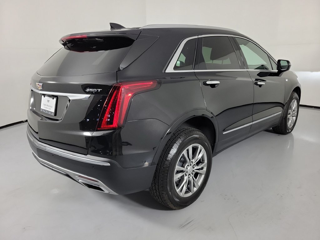 Used 2023 Cadillac XT5 Premium Luxury w/ Technology Package FWD image 4