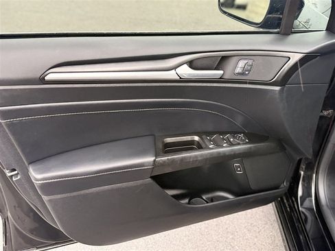 Used 2017 Ford Fusion Energi Titanium image 19