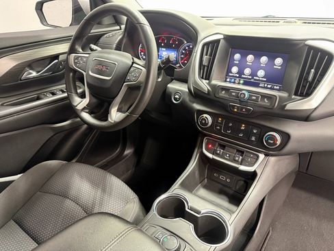 Used 2022 GMC Terrain SLE w/ Elevation Edition image 29