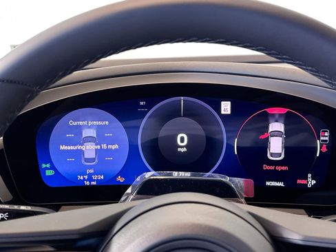 New 2026 Porsche Macan 4 Electric AWD/4WD image 15